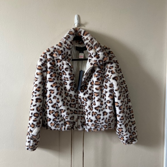 No.One.Cares. New Leopard Print Bomber Jacket  Fuzzy Soft Short Crop Size S - Picture 3 of 9